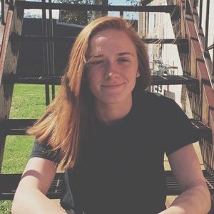 Meet your Posher, Caitlin